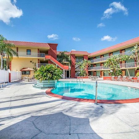 סיינט פיטרסברג Quality Inn & Suites At Tropicana Field מראה חיצוני תמונה